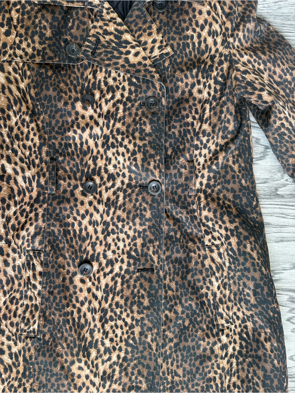 ALFRED SUNG Leopard Print Trench Coat in Brown and Black